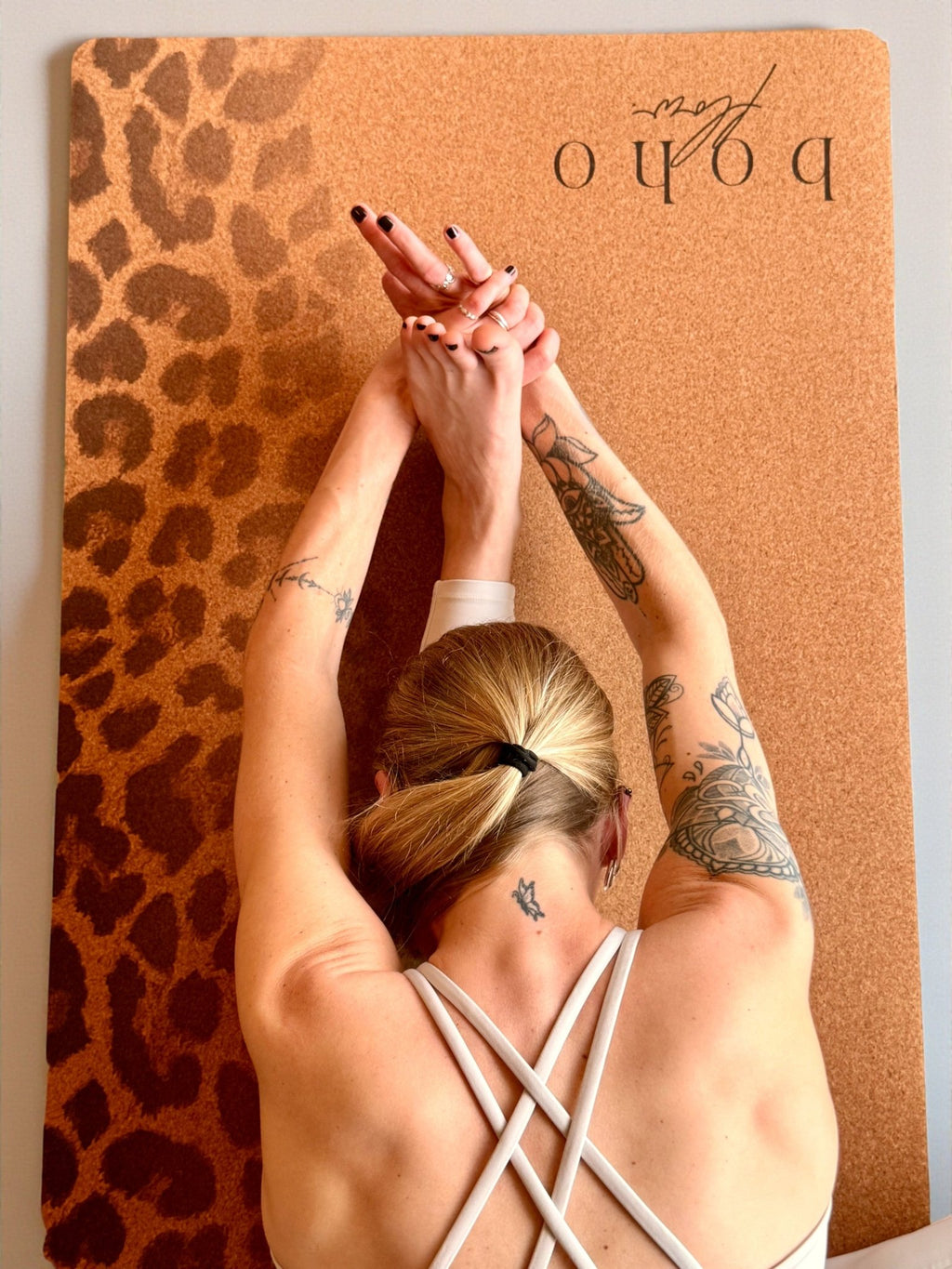 Print Edition Cork Yoga Mat — Leopard Fade — Carry Strap